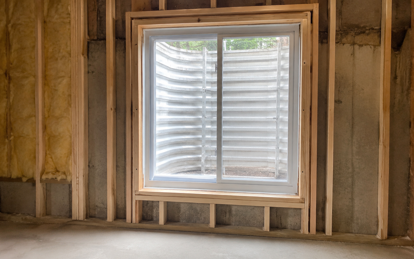 Window and well set